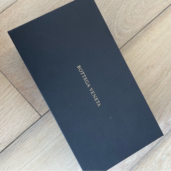 Brand new BOTTEGA VENETA SUNGLASSES - Picture 2 of 5